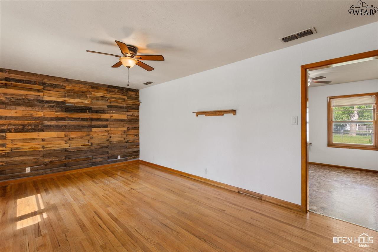 515 Dot Avenue, Burkburnett, Texas image 6