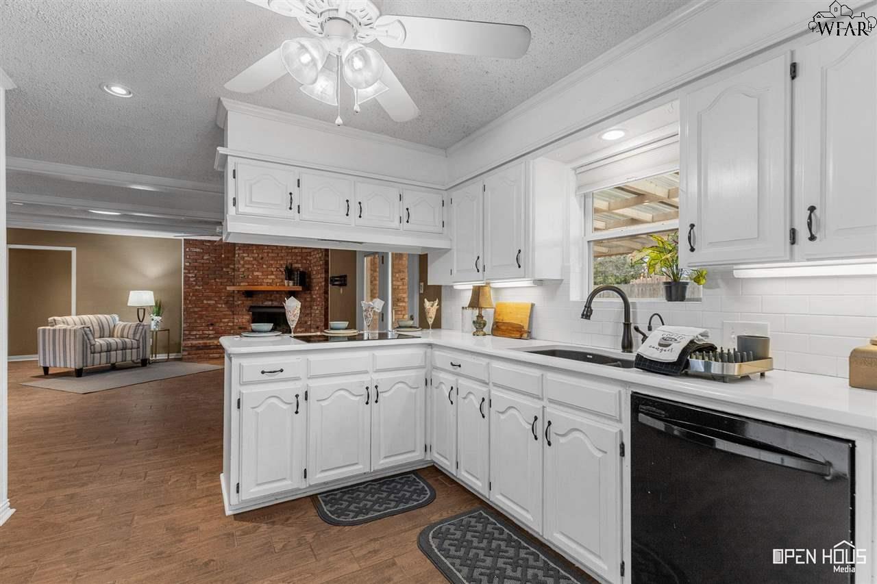 1537 Sweetbriar Drive, Wichita Falls, Texas image 13