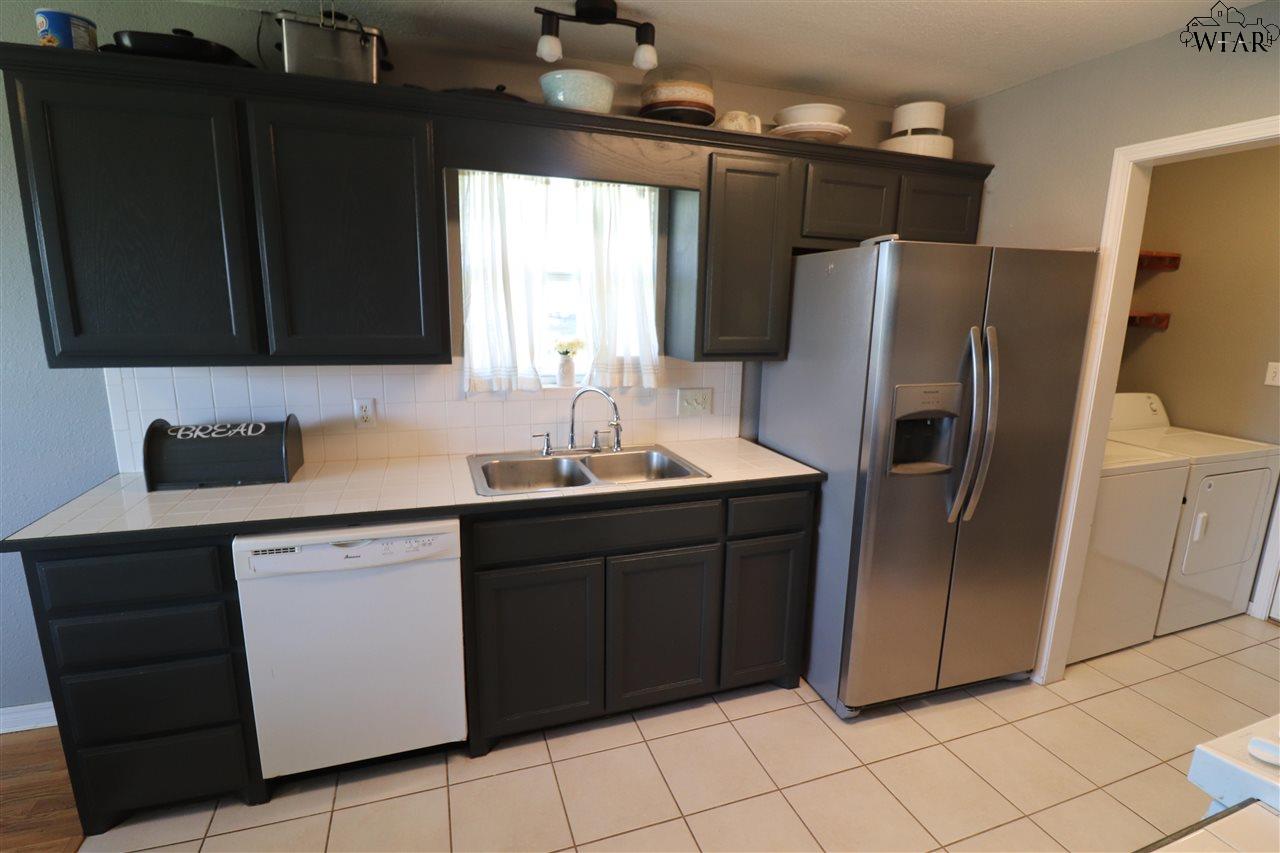 1440 Lariat Trail, Henrietta, Texas image 5