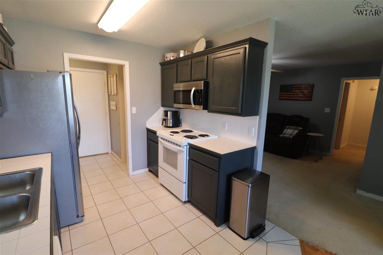 1440 Lariat Trail, Henrietta, Texas image 4