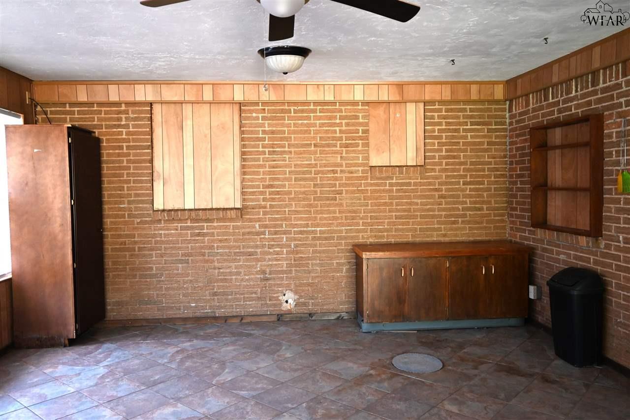 1956 N Hwy 79, Wichita Falls, Texas image 13