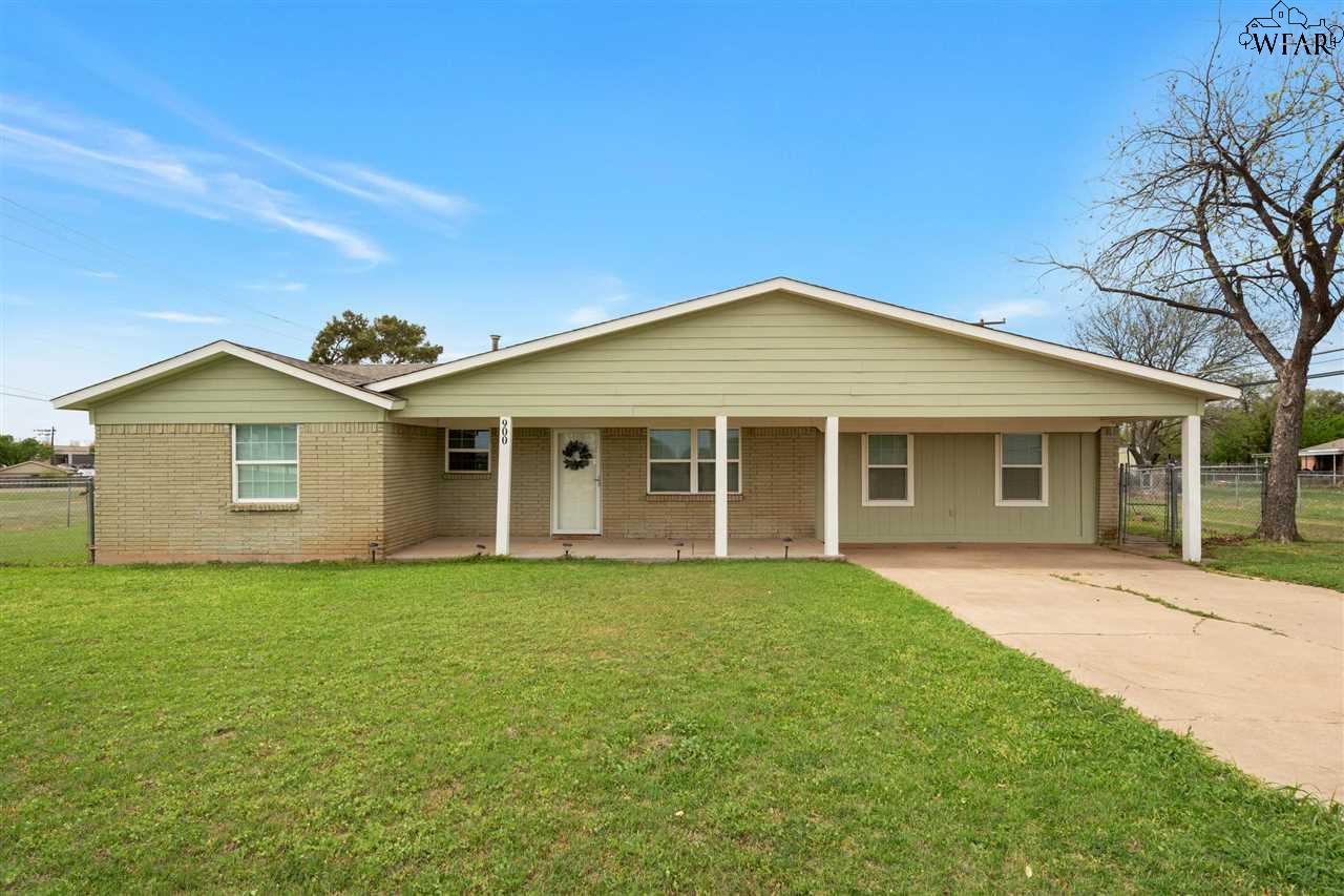 900 N 4th Street, Iowa Park, Texas image 1