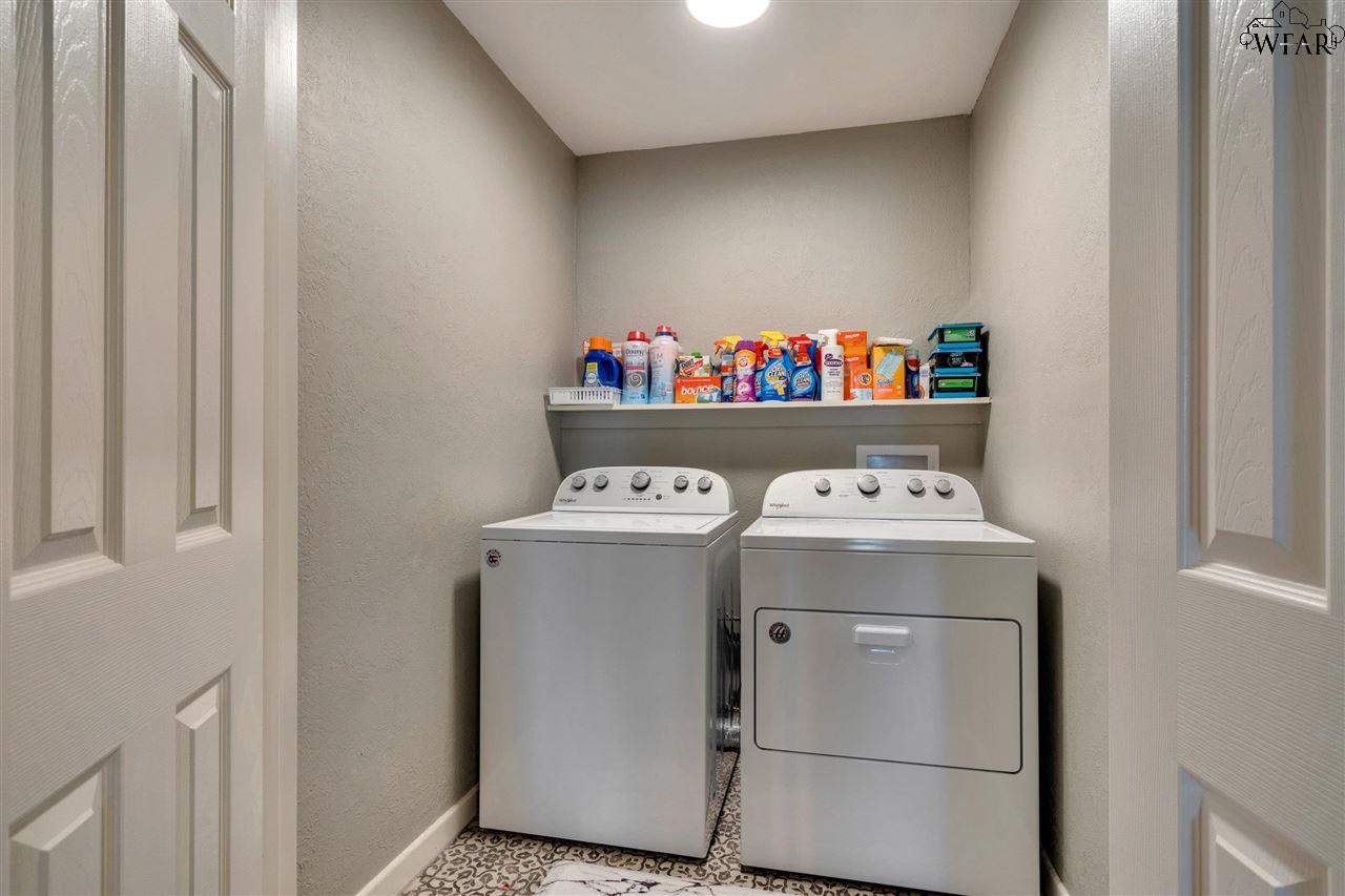 900 N 4th Street, Iowa Park, Texas image 30
