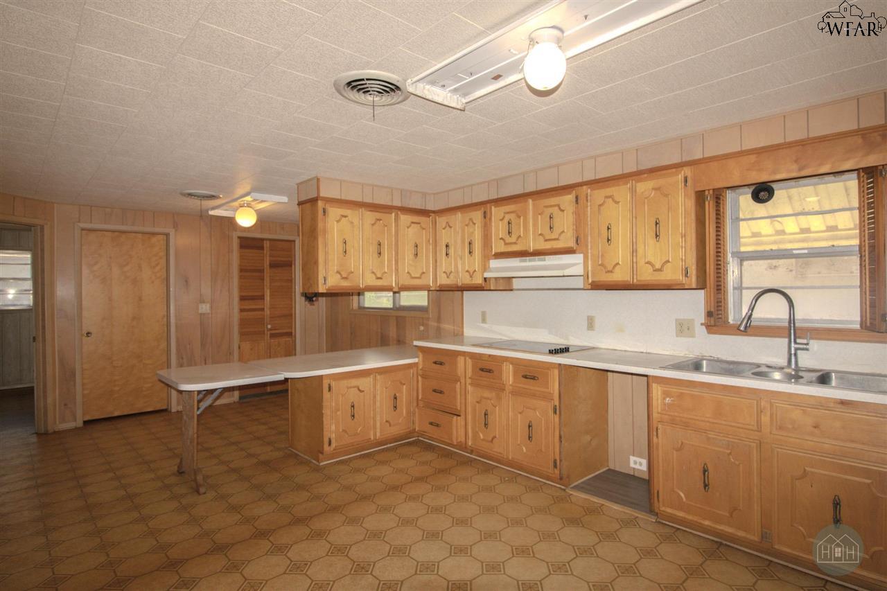 2011 Gordon Street, Vernon, Texas image 12