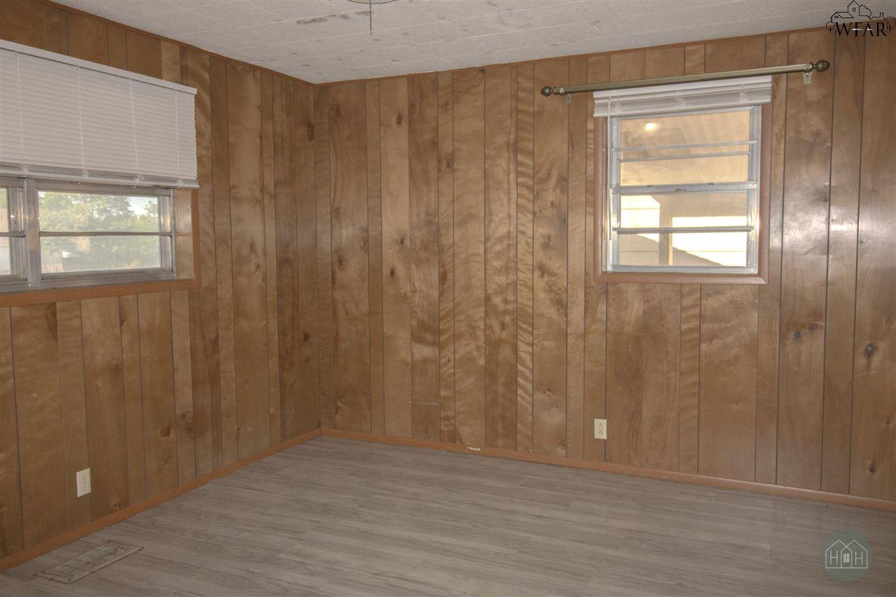 2011 Gordon Street, Vernon, Texas image 6