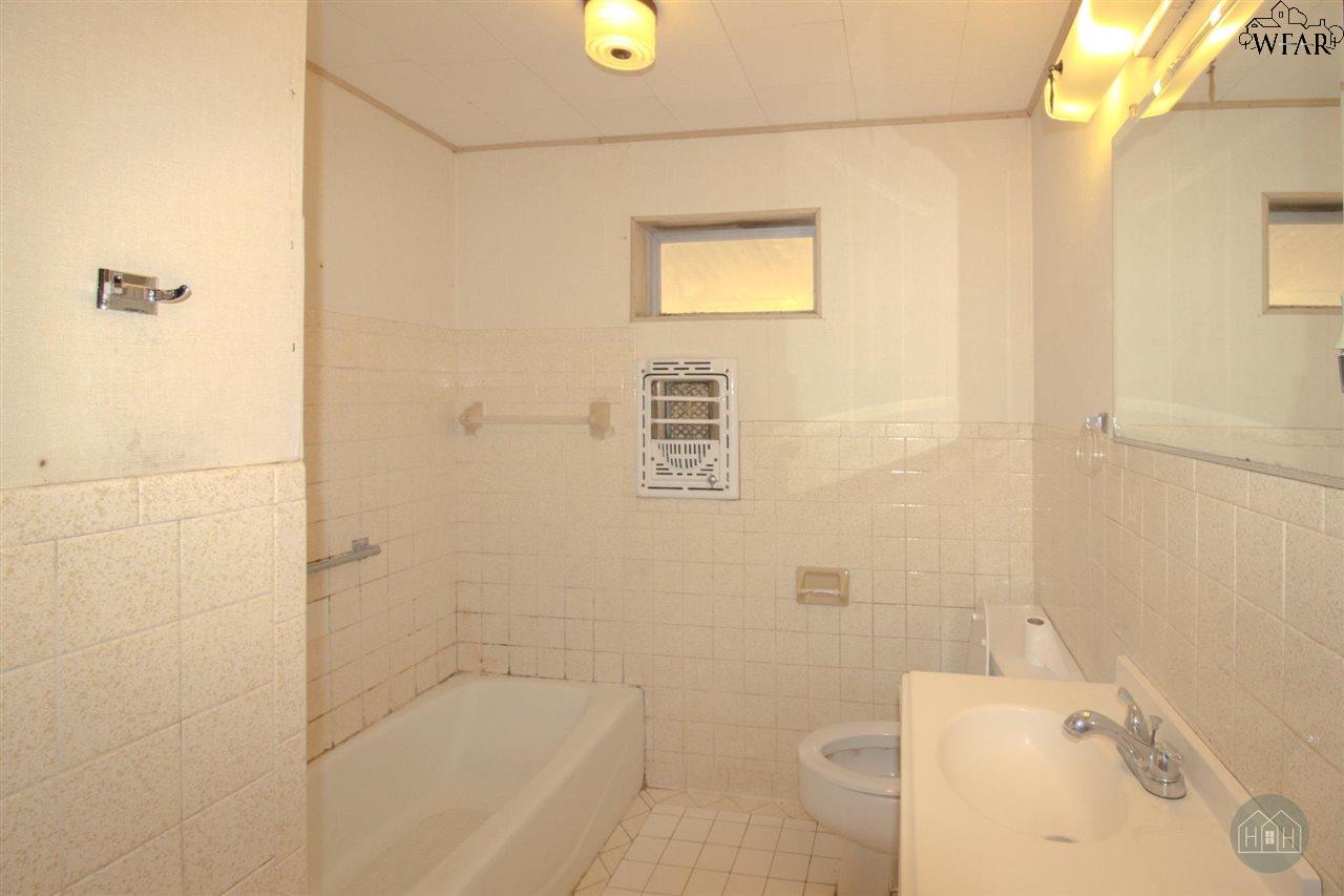 2011 Gordon Street, Vernon, Texas image 8