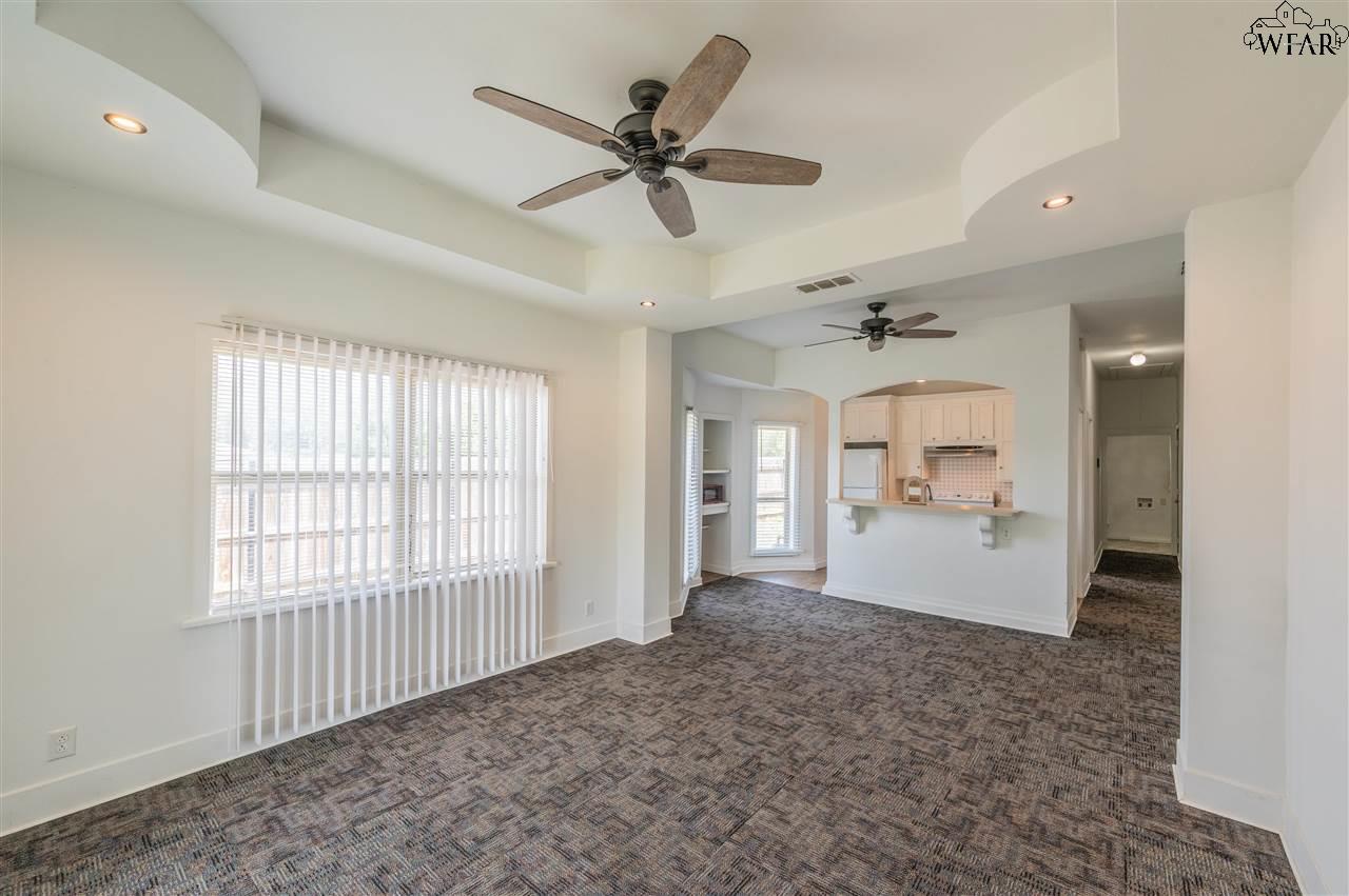 101 S Walnut Street, Petrolia, Texas image 3