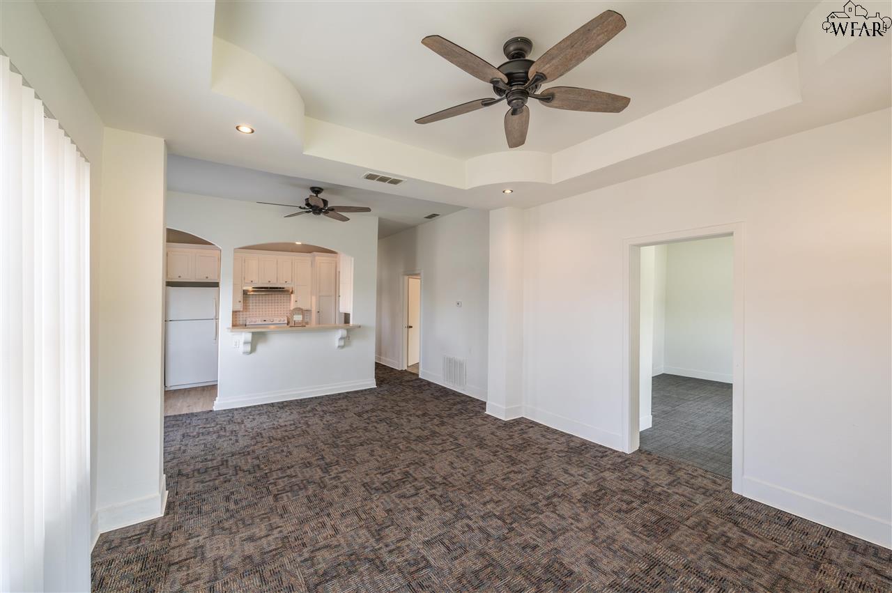 101 S Walnut Street, Petrolia, Texas image 4