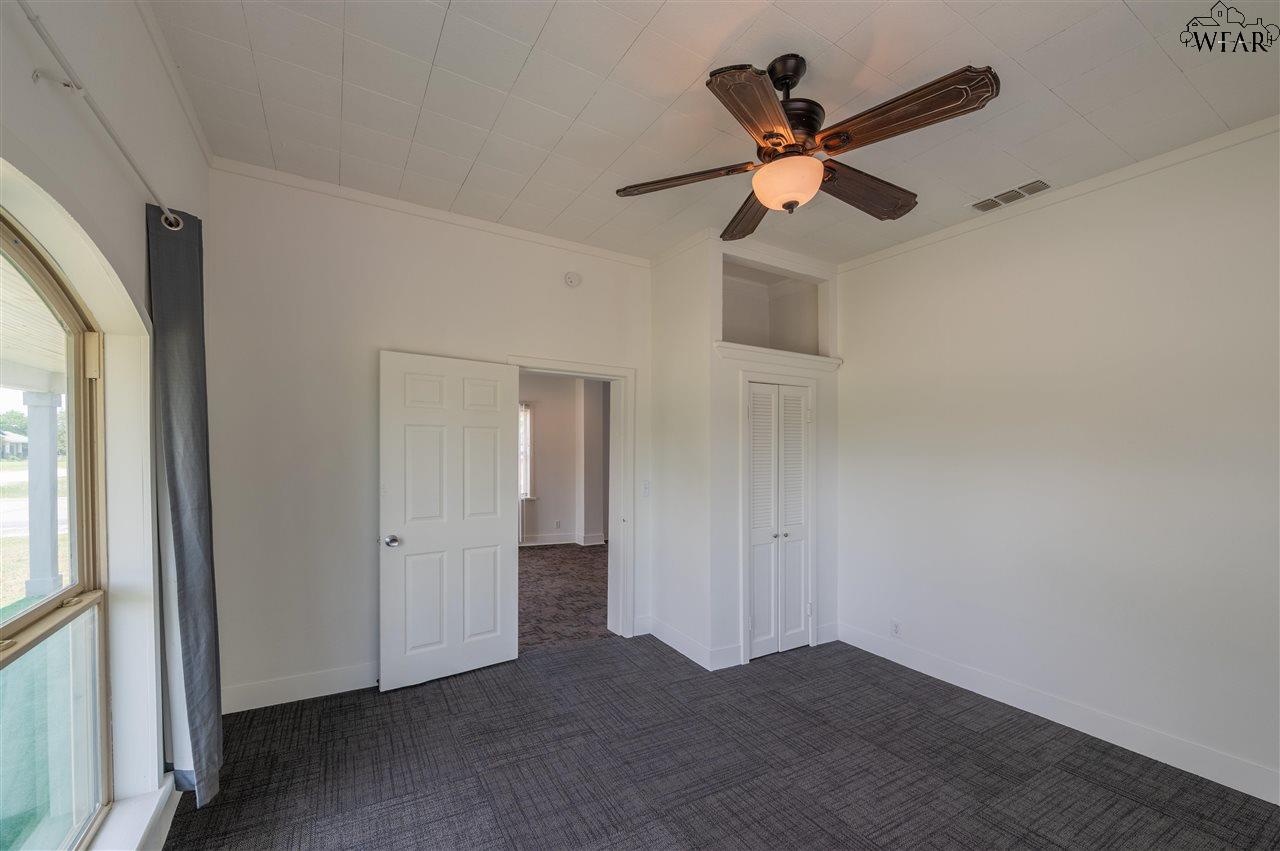 101 S Walnut Street, Petrolia, Texas image 7