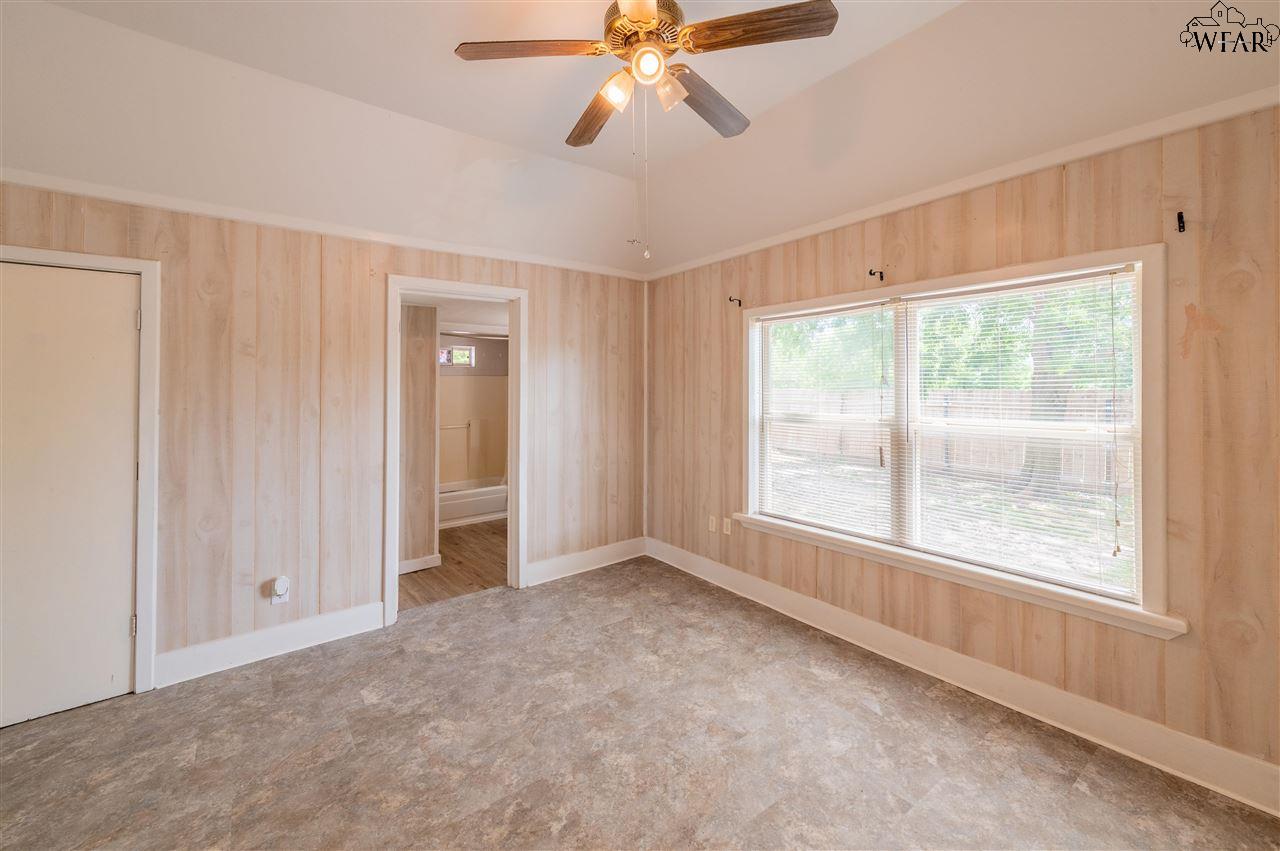 101 S Walnut Street, Petrolia, Texas image 12