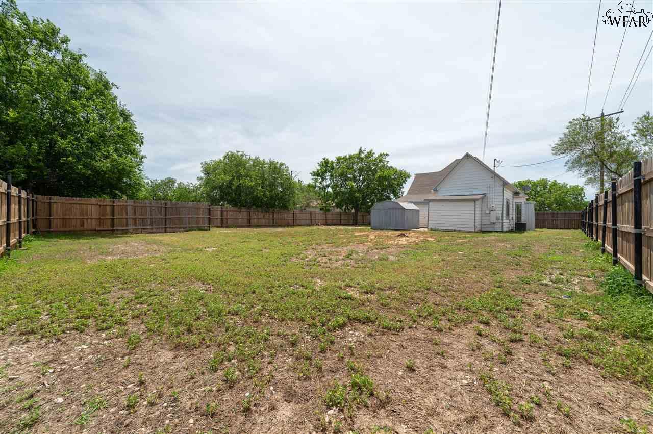 101 S Walnut Street, Petrolia, Texas image 25