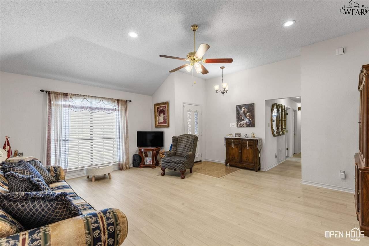 4524 Wendover Street, Wichita Falls, Texas image 4