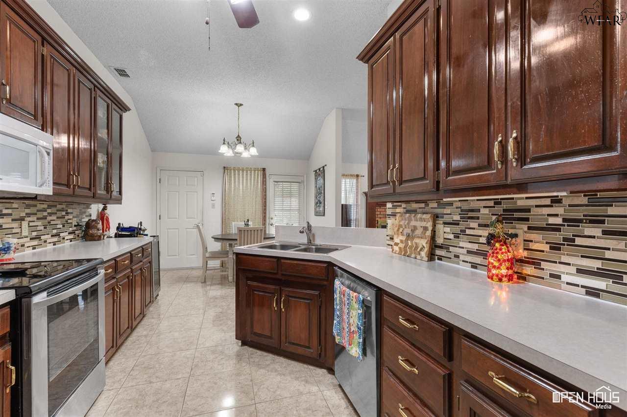 4524 Wendover Street, Wichita Falls, Texas image 11