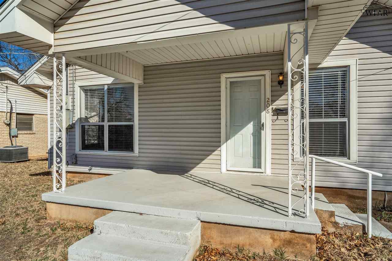 208 E Spring Street, Henrietta, Texas image 3