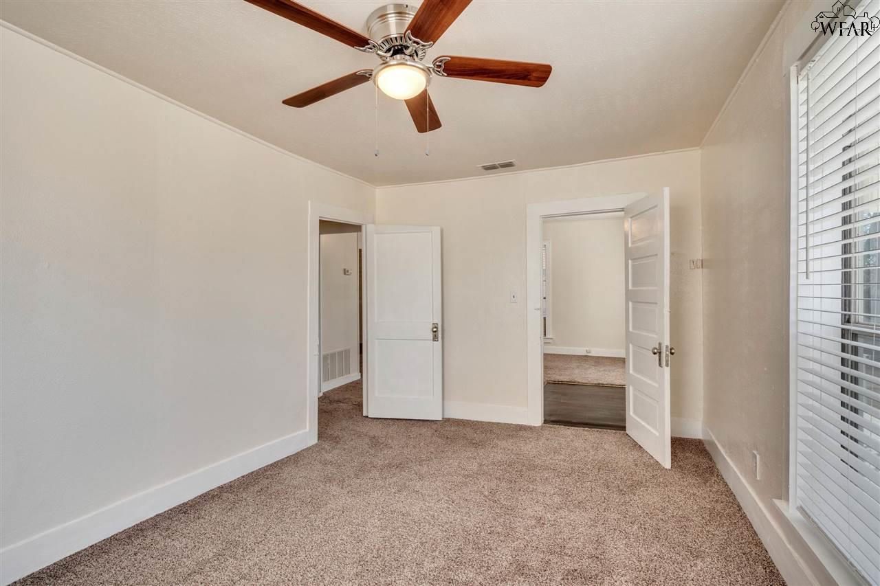 208 E Spring Street, Henrietta, Texas image 14