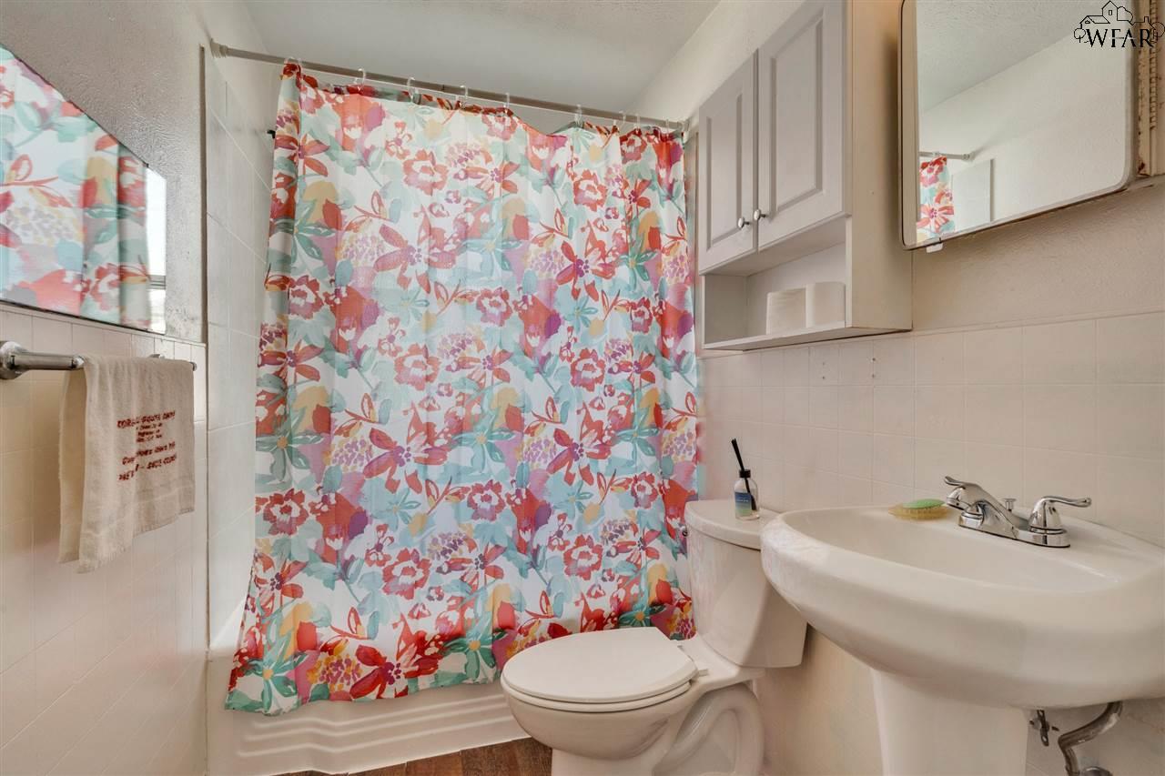 208 E Spring Street, Henrietta, Texas image 16