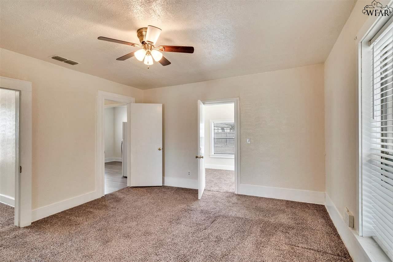 208 E Spring Street, Henrietta, Texas image 8