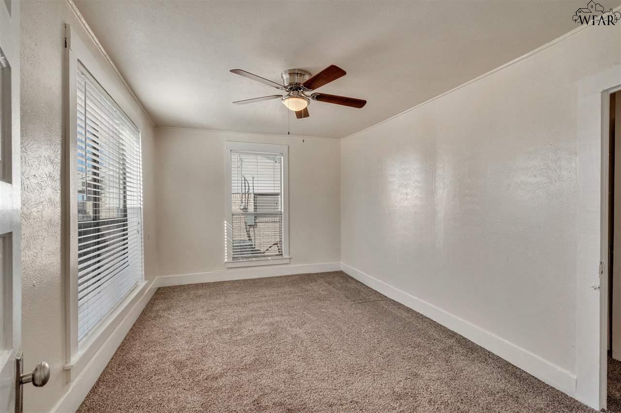 208 E Spring Street, Henrietta, Texas image 13
