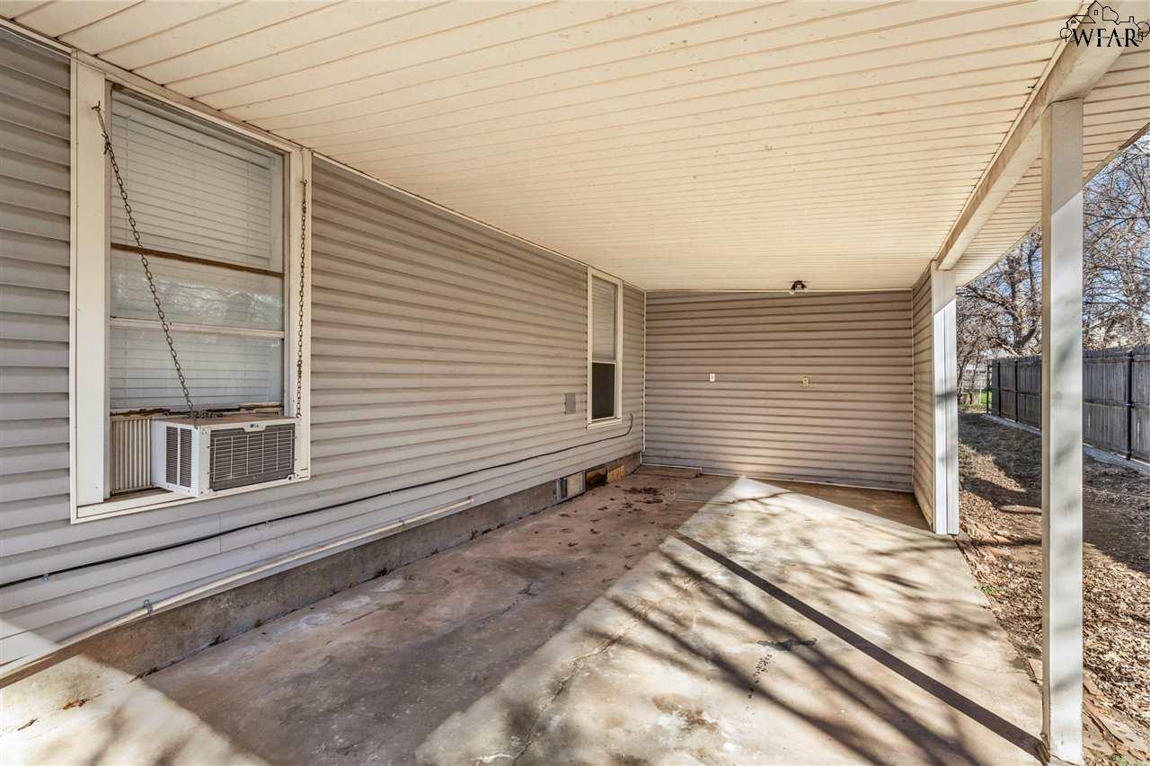 208 E Spring Street, Henrietta, Texas image 19
