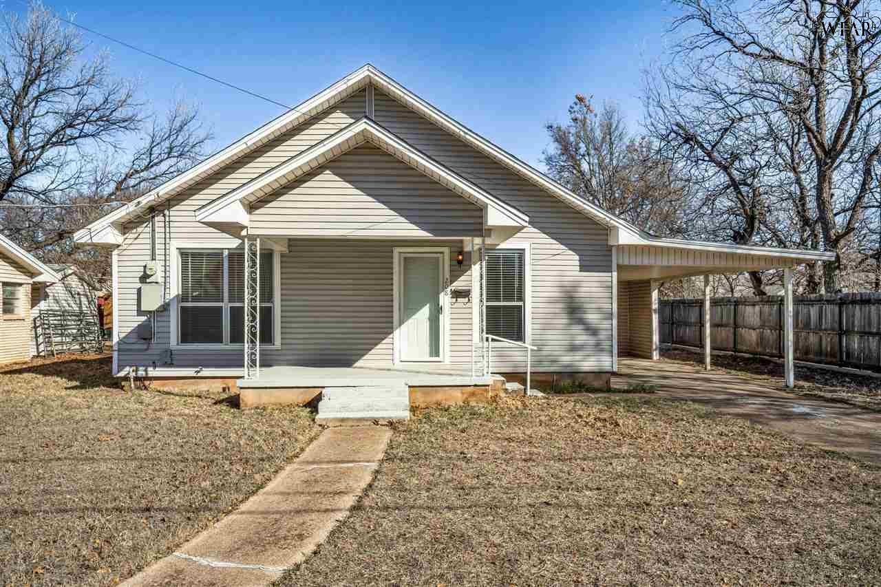 208 E Spring Street, Henrietta, Texas image 1