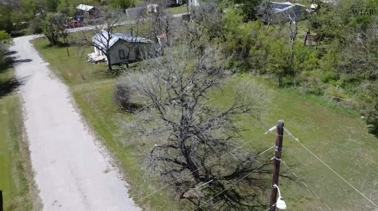 302 E San Jacinto St, Henrietta, Texas image 3