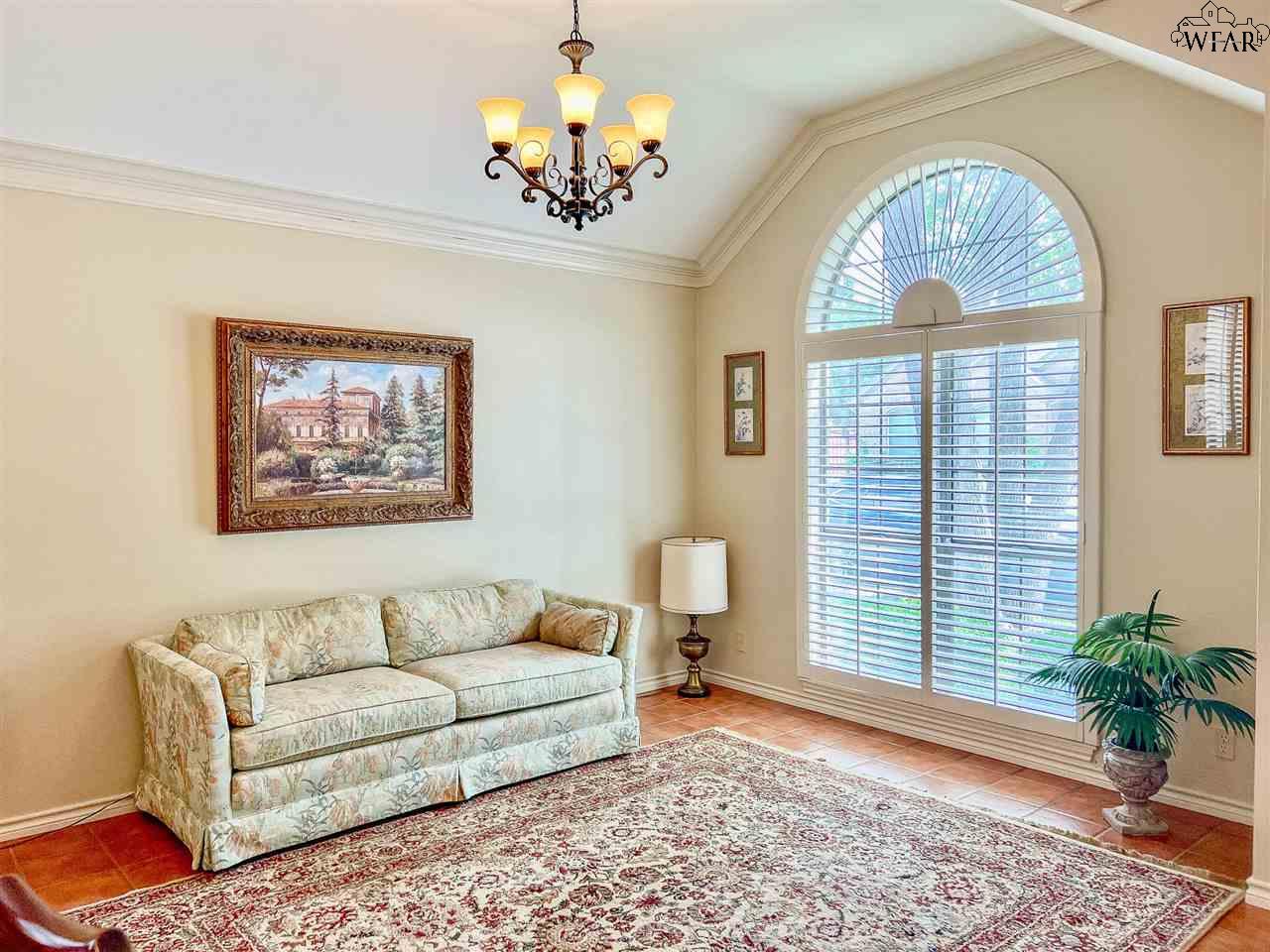 4502 Tamarron Drive, Wichita Falls, Texas image 2