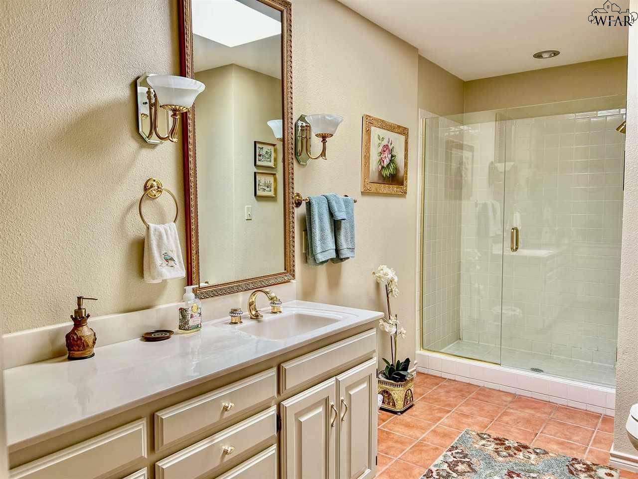 4502 Tamarron Drive, Wichita Falls, Texas image 10