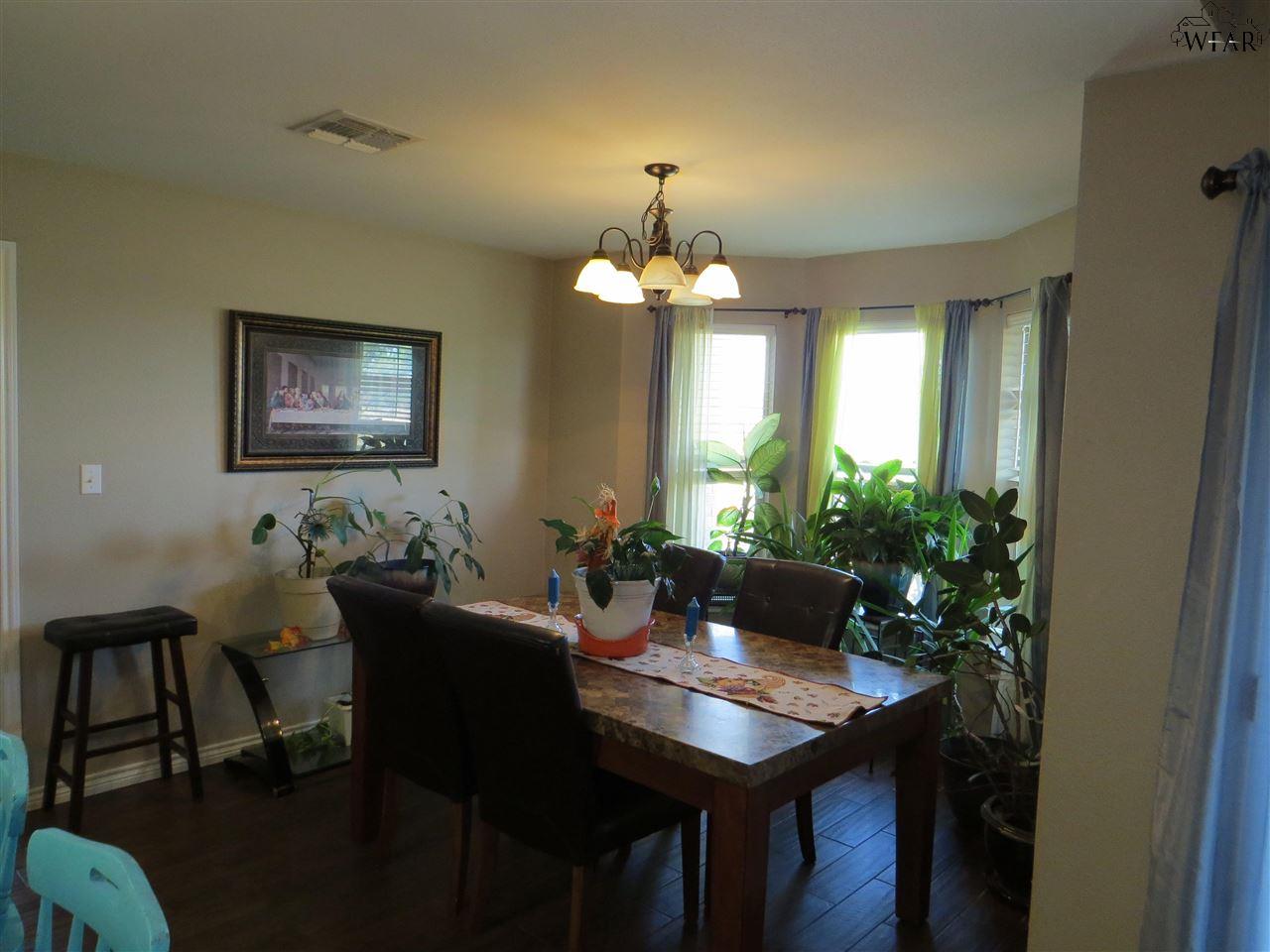 5830 Johnson Road, Iowa Park, Texas image 11