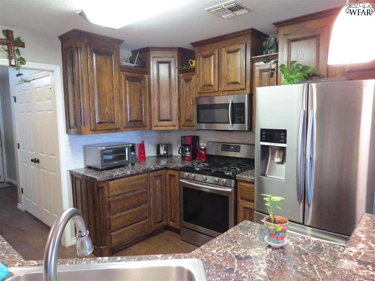 5830 Johnson Road, Iowa Park, Texas image 5