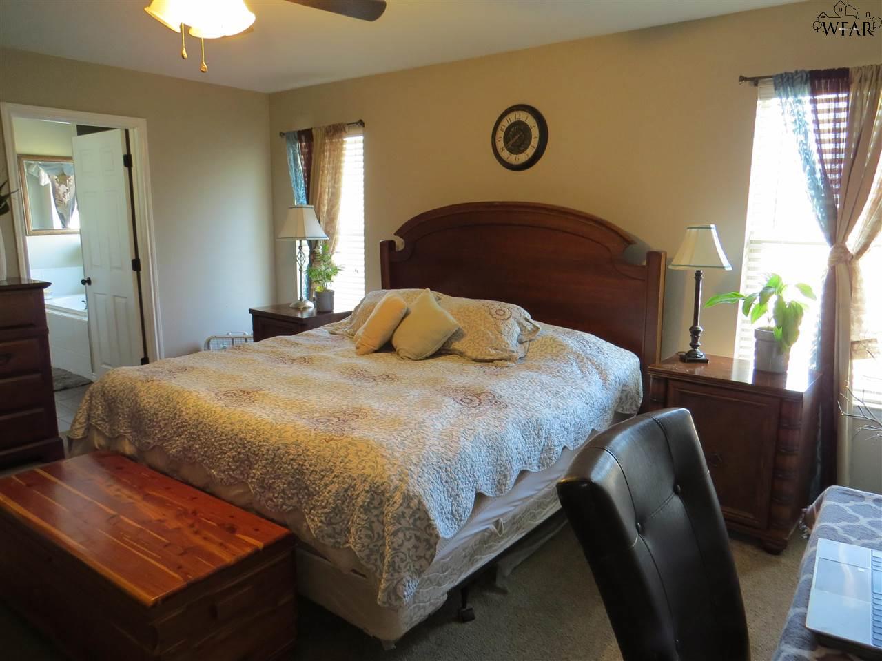 5830 Johnson Road, Iowa Park, Texas image 12