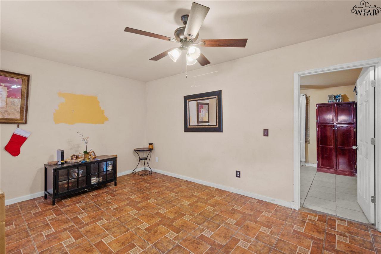 1532 Clover Lane, Wichita Falls, Texas image 3