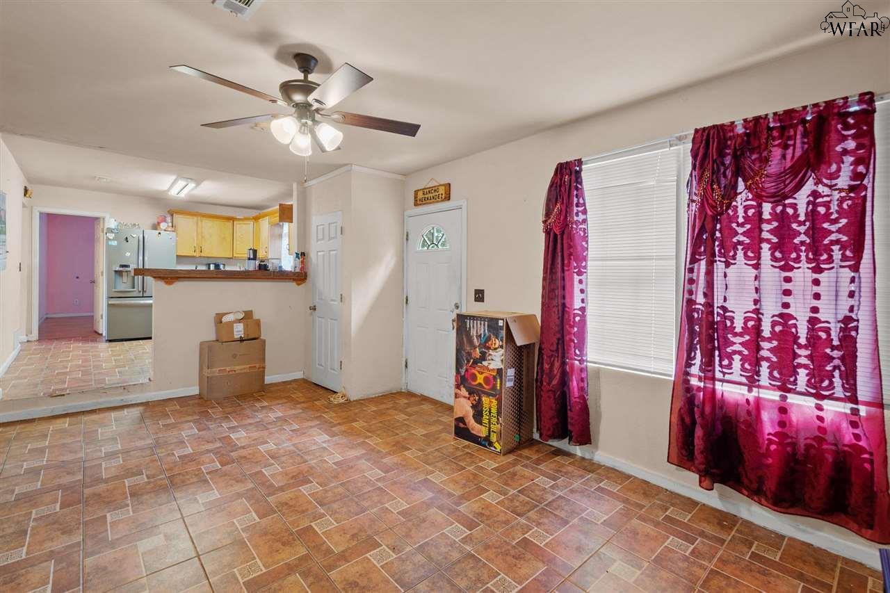 1532 Clover Lane, Wichita Falls, Texas image 2