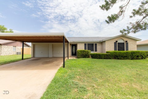 Homes For Rent - 1020 Foley Avenue<br/> Iowa Park, TX 76367