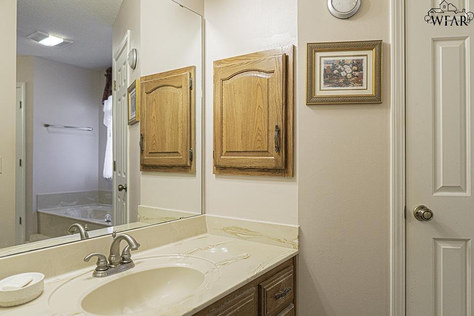 3361 Horseshoe Bend Estates, Iowa Park, Texas image 24