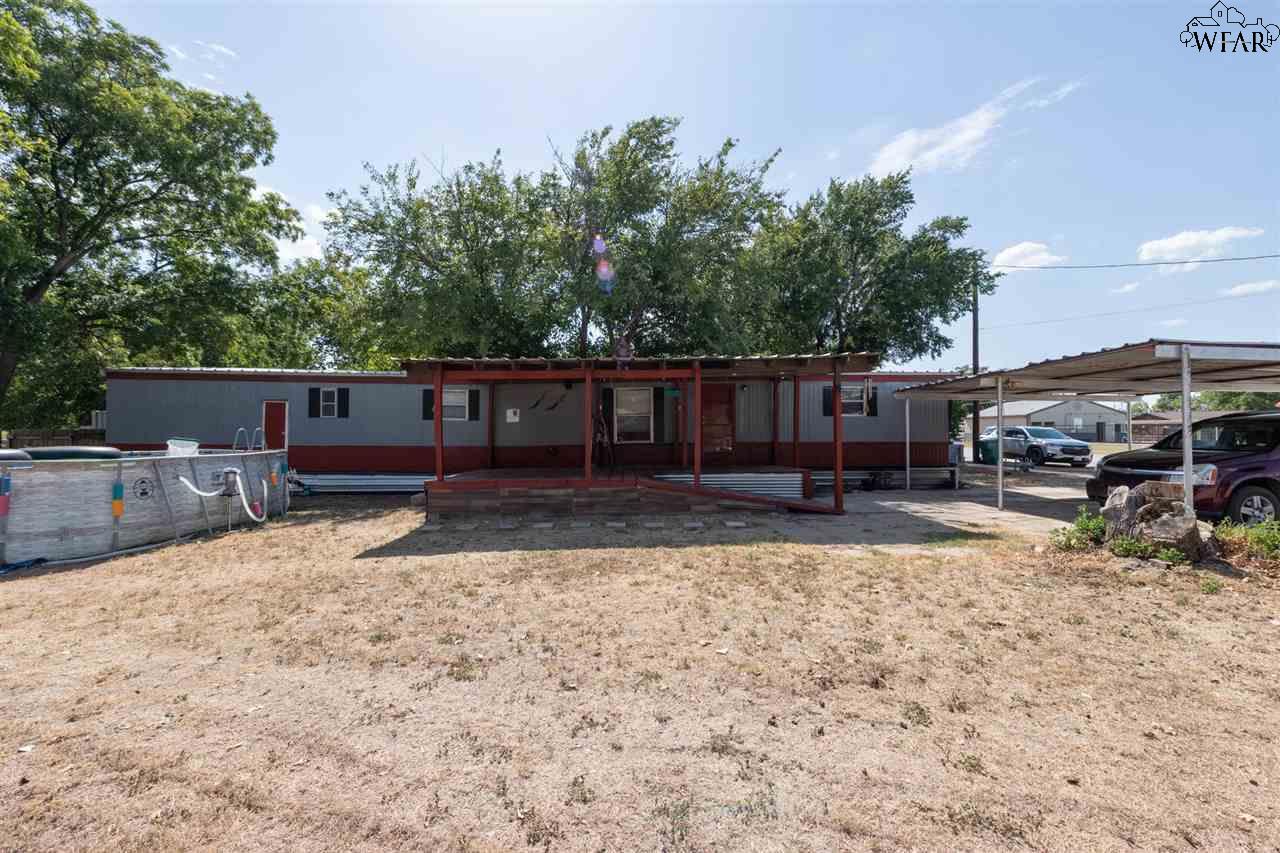 1015 E Commerce Street, Henrietta, Texas image 1