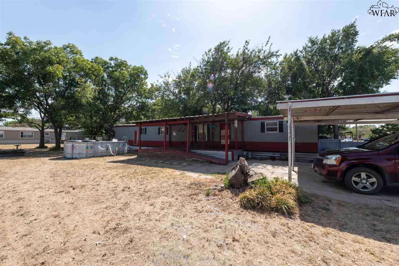 1015 E Commerce Street, Henrietta, Texas image 2