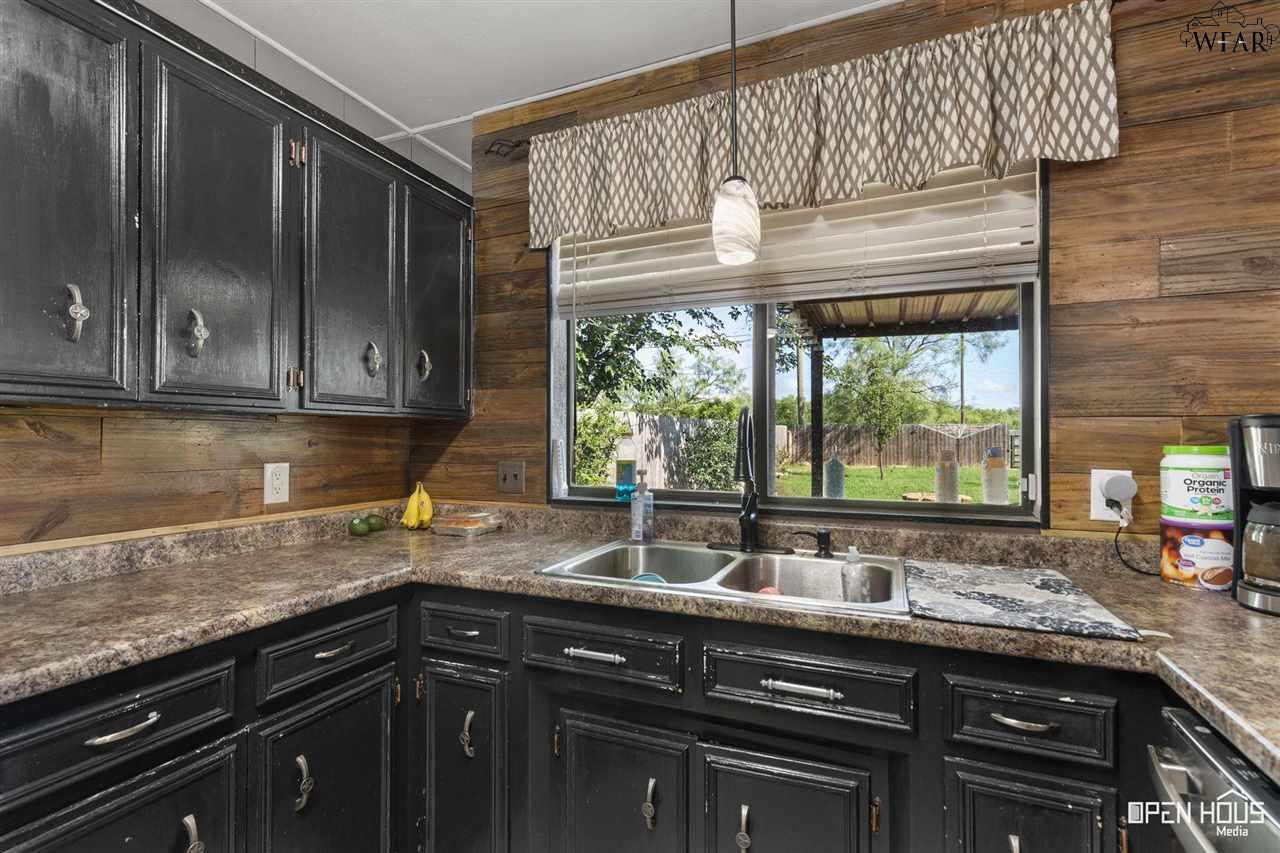 4602 Trailwood Drive, Wichita Falls, Texas image 8