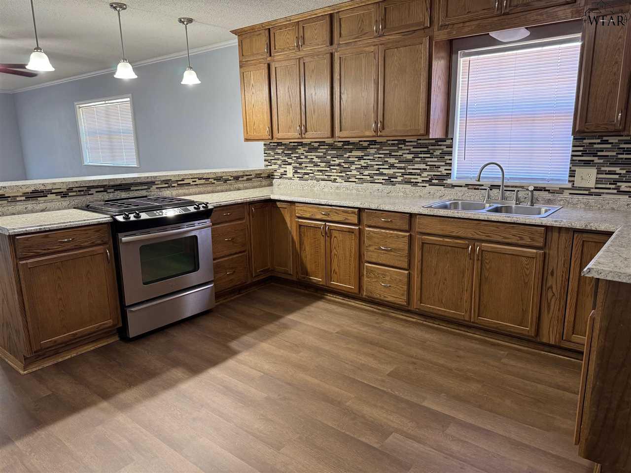 410 W Miller Street, Seymour, Texas image 7