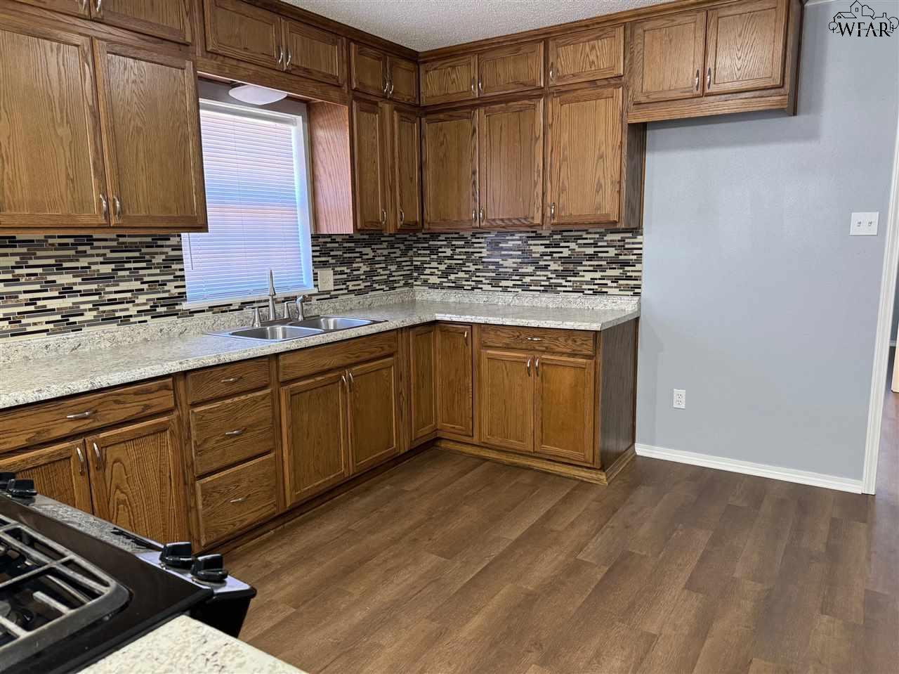 410 W Miller Street, Seymour, Texas image 6