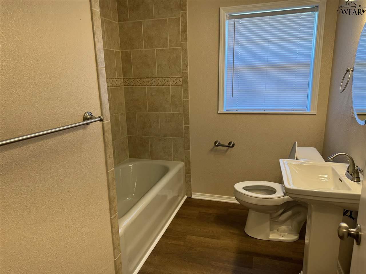 410 W Miller Street, Seymour, Texas image 17