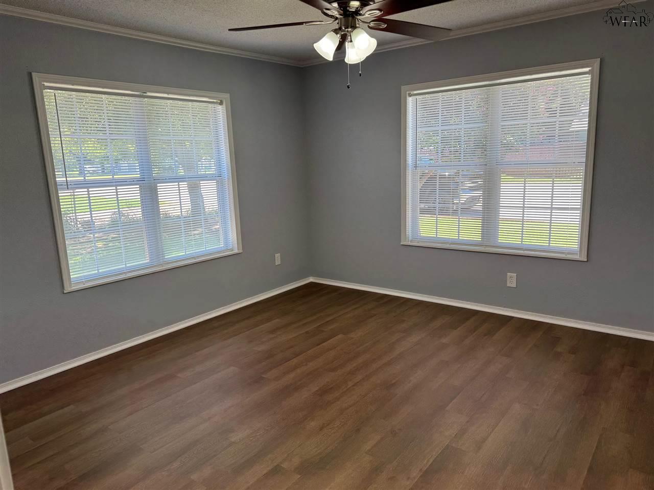 410 W Miller Street, Seymour, Texas image 13