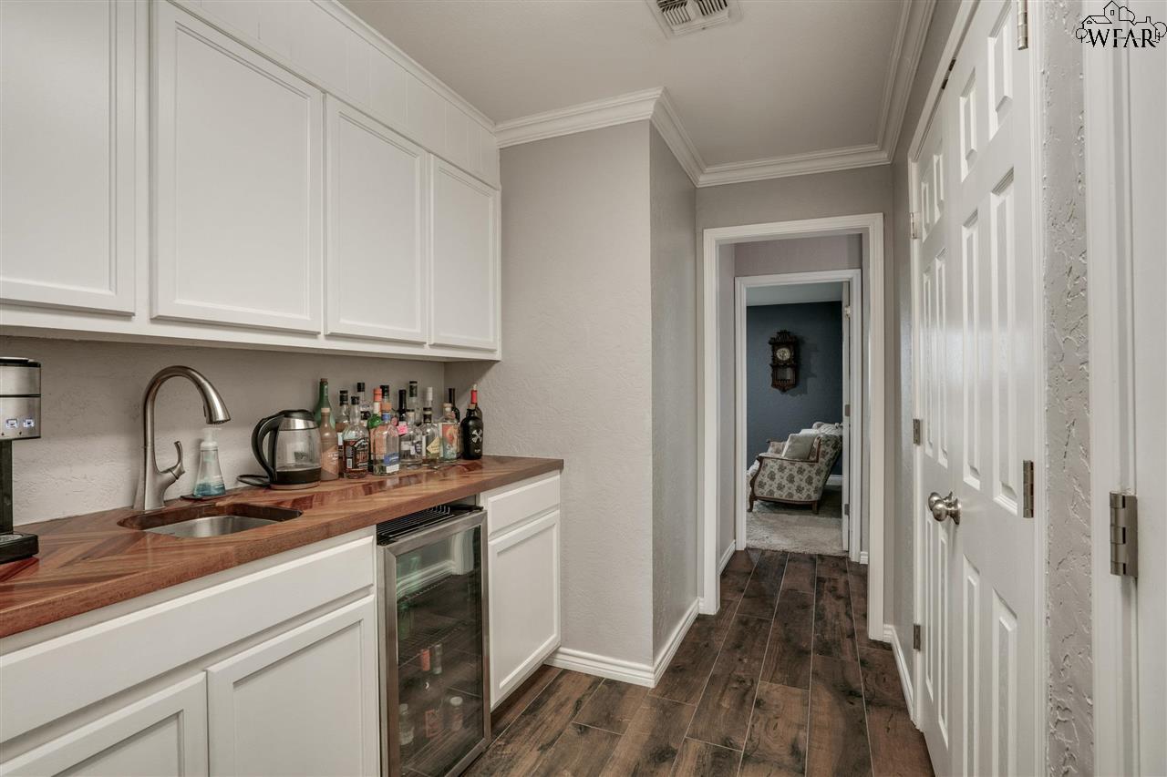 704 Shoreline Drive, Wichita Falls, Texas image 12