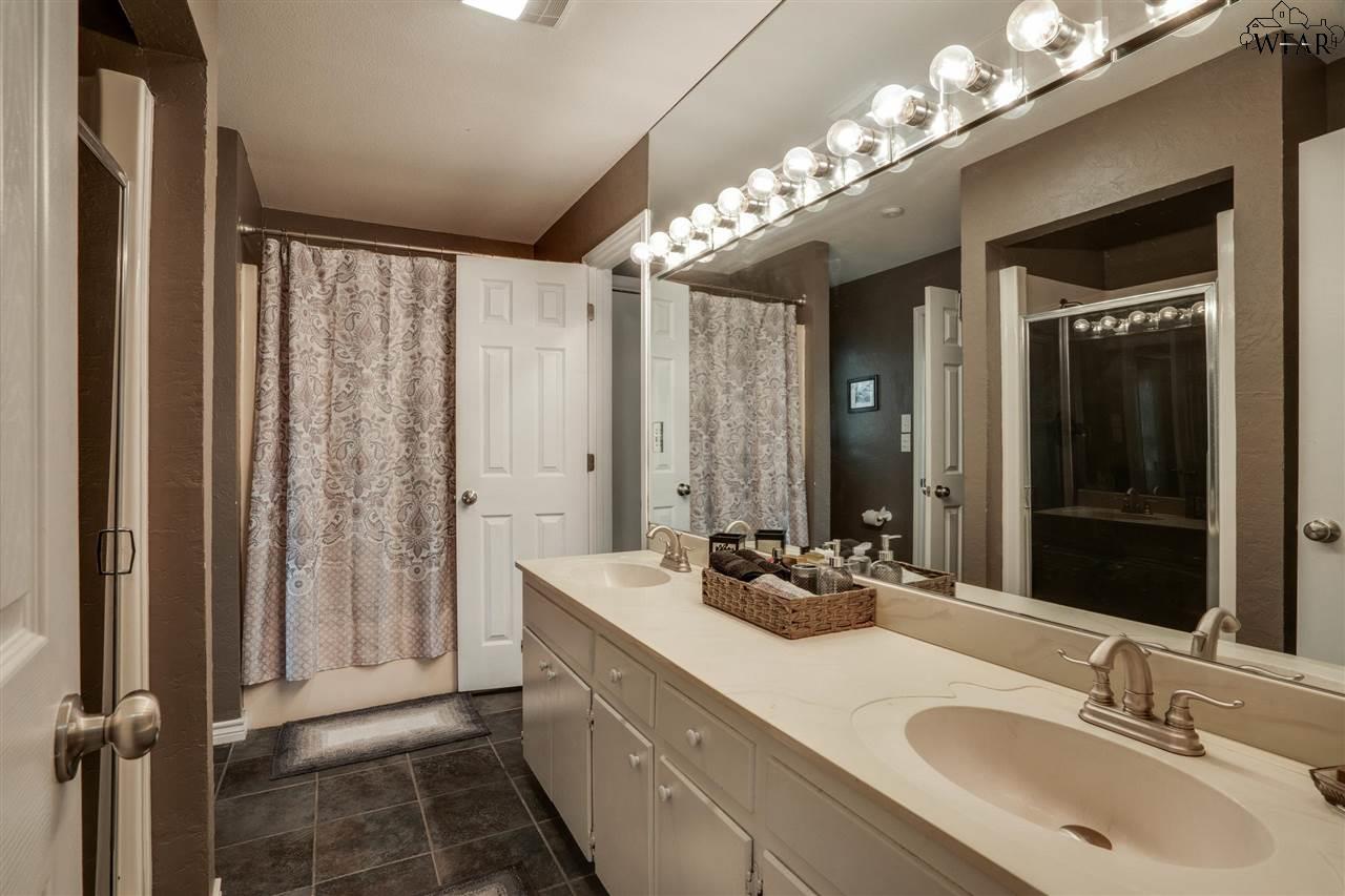 704 Shoreline Drive, Wichita Falls, Texas image 19