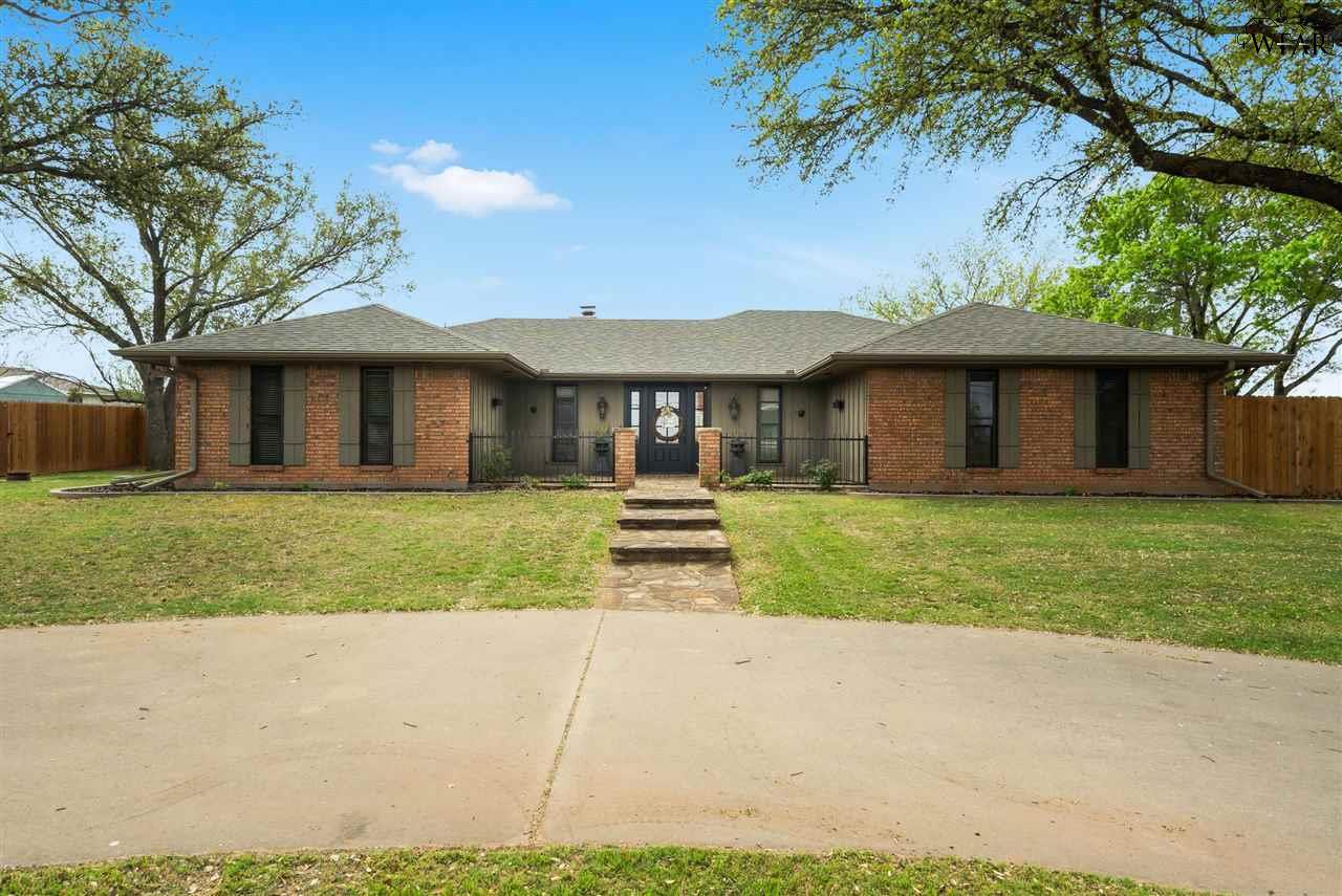 704 Shoreline Drive, Wichita Falls, Texas image 1