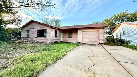 Homes For Rent - 1111 Ireland Street<br/> Wichita Falls, TX 76301