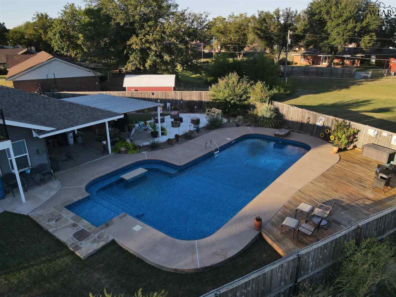 208 S Fairway Drive, Henrietta, Texas image 25