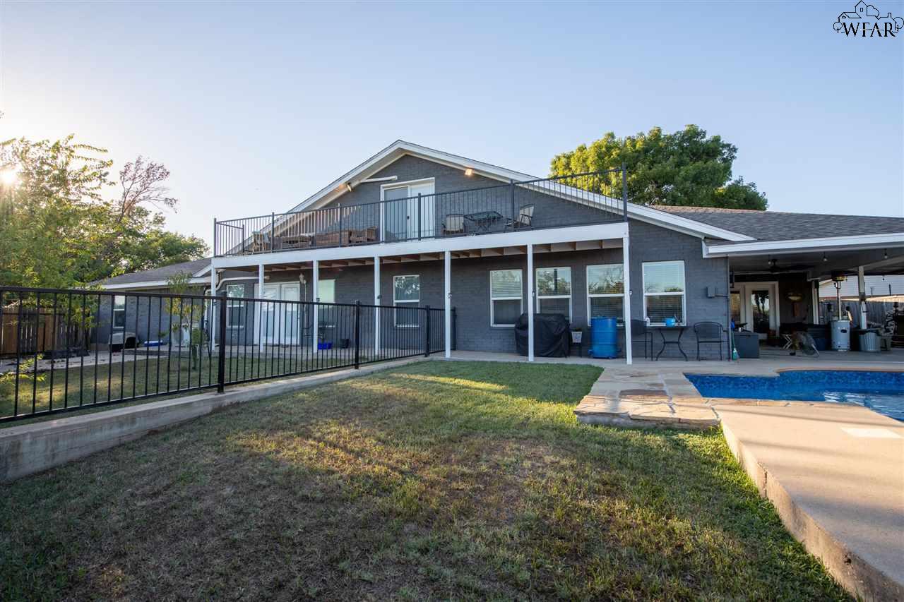 208 S Fairway Drive, Henrietta, Texas image 26