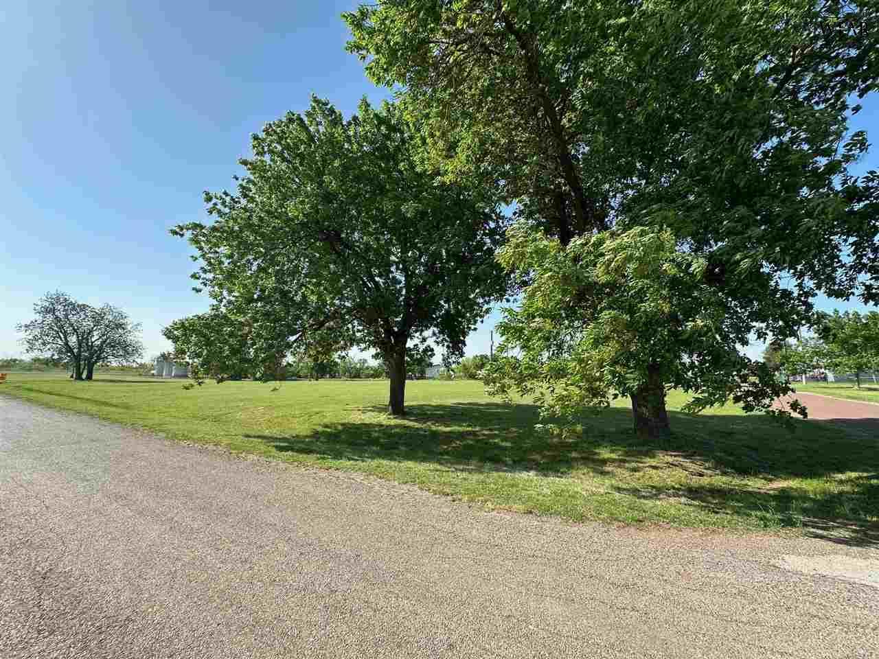 906 E Garrison Avenue, Electra, Texas image 3