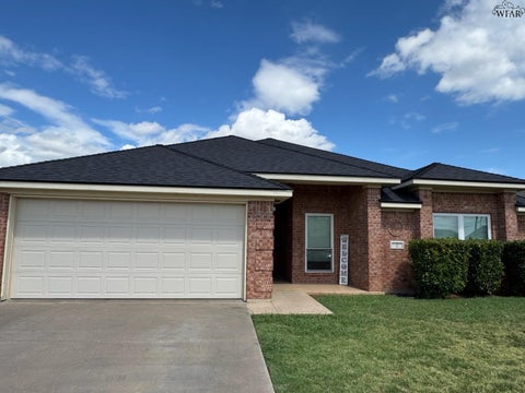 Homes For Sale - 2 Evington Court<br/> Wichita Falls, TX 76302