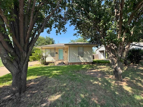 Homes For Sale - 2808 Stearns Avenue<br/> Wichita Falls, TX 76308